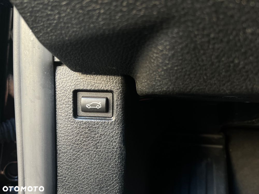 BMW Seria 3 320d Sport Line Shadow - 35
