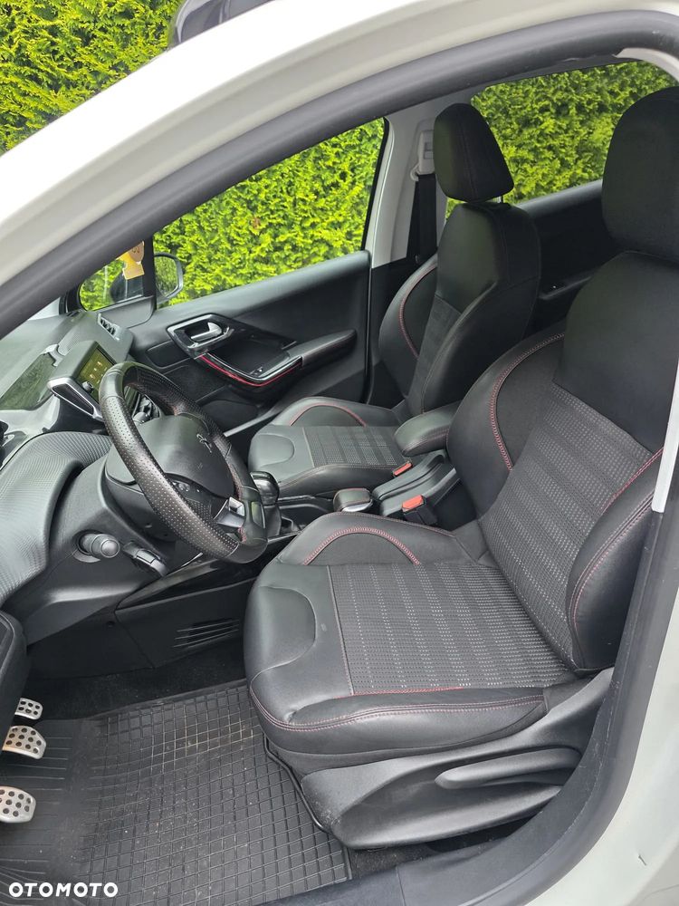 Peugeot 2008 PureTech 110 Stop&Start GT-Line Edition - 10