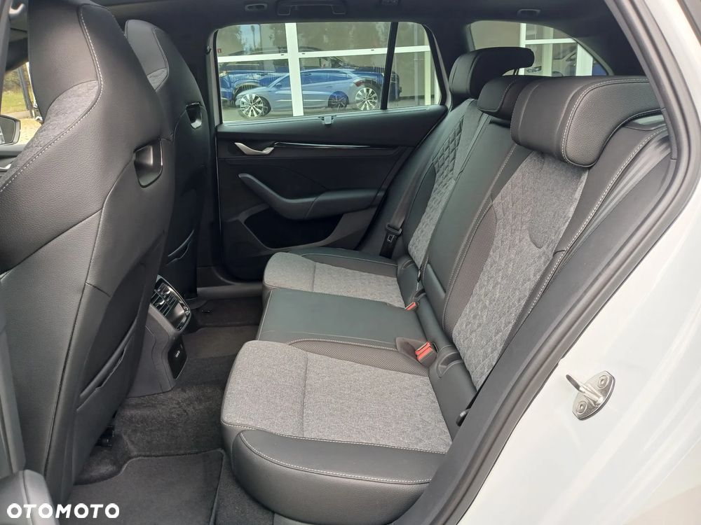 Skoda Octavia 2.0 TDI Sportline DSG - 24