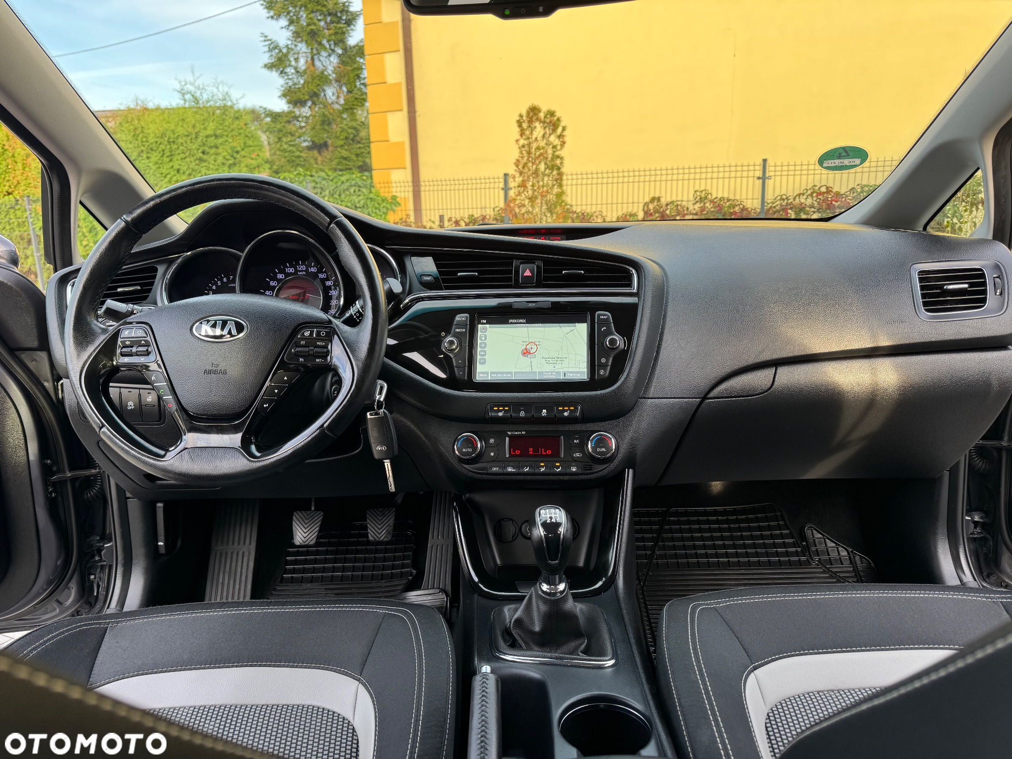 Kia Ceed 1.4 CVVT ISG Dream Team Edition - 33