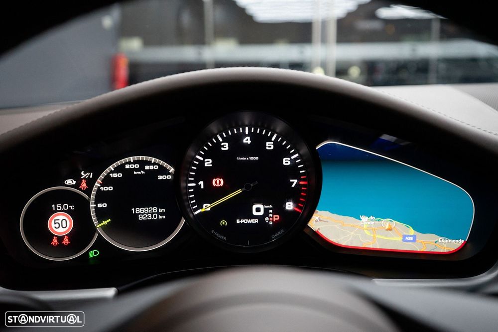 Porsche Panamera Sport Turismo 4 E-Hybrid - 39