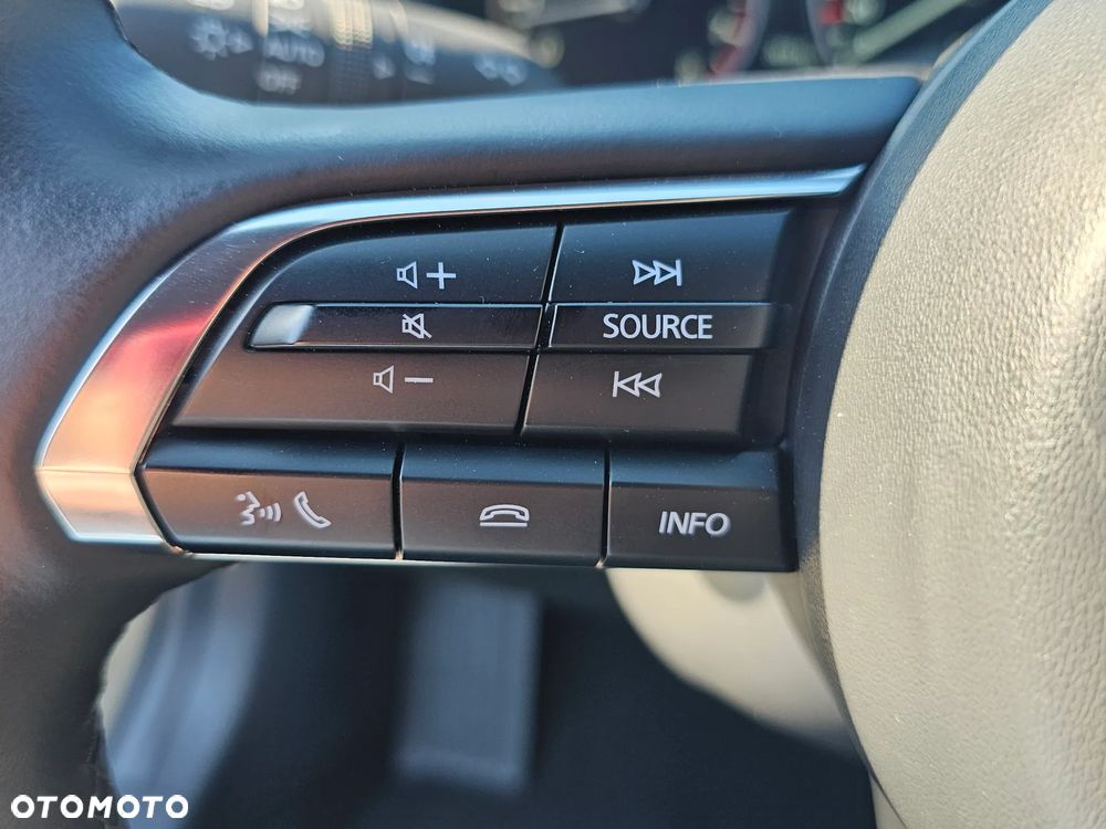 Mazda 3 e-SKYACTIV-G 140 M HYBRID EXCLUSIVE-LINE - 19