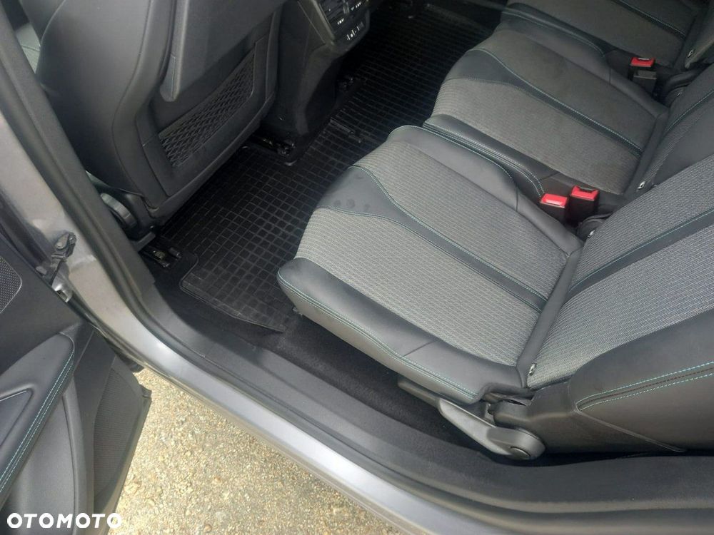 Peugeot 5008 - 12