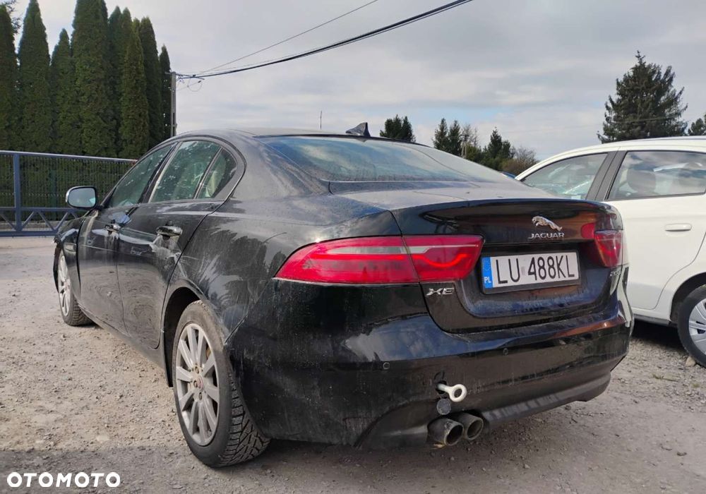 Jaguar XE - 5