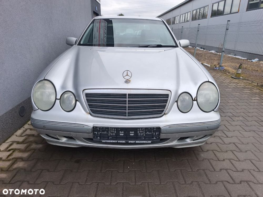 Mercedes-Benz Klasa E - 12