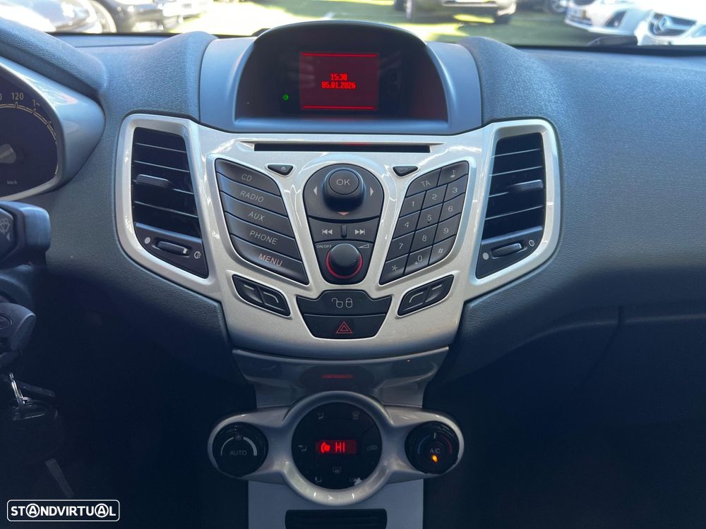 Ford Fiesta 1.4 TDCI Titanium - 23