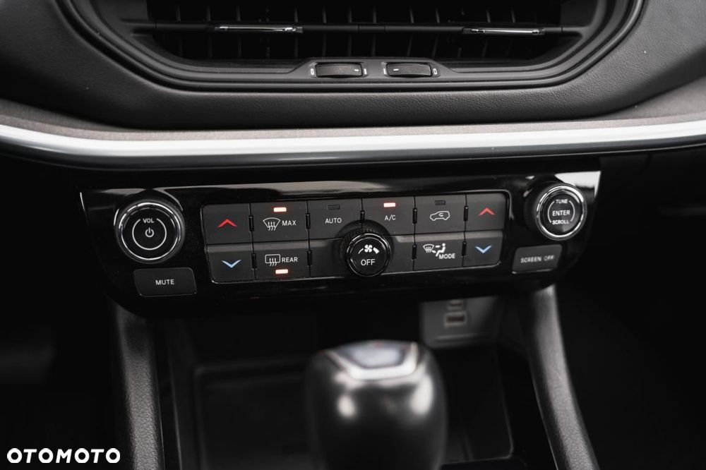 Jeep Compass - 22