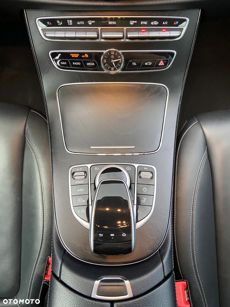 Mercedes-Benz Klasa E 220 d 4-Matic All-Terrain - 24