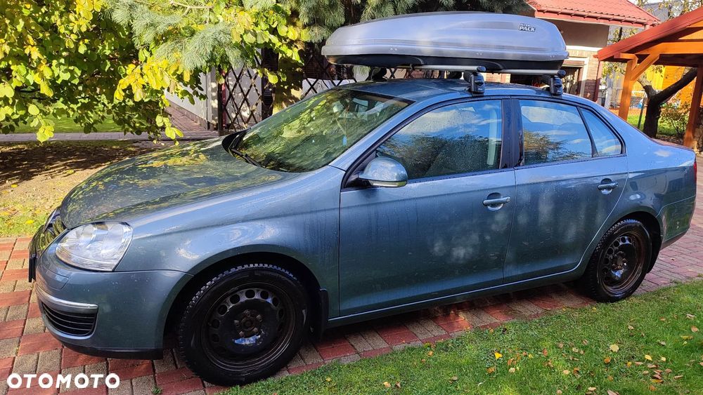 Volkswagen Jetta 1.6 FSI Trendline - 2