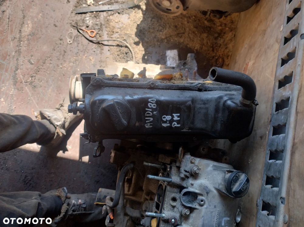 VW GOLF PASSAT AUDI 80 1,8 8V PM silnik - 1