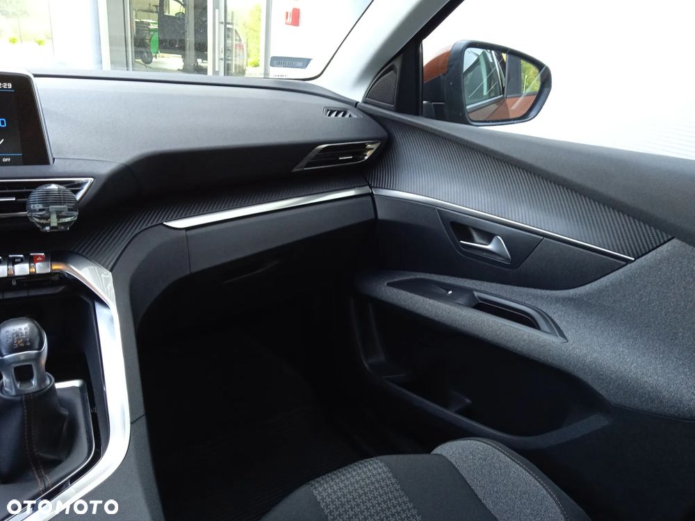 Peugeot 3008 1.2 PureTech Allure S&S - 15