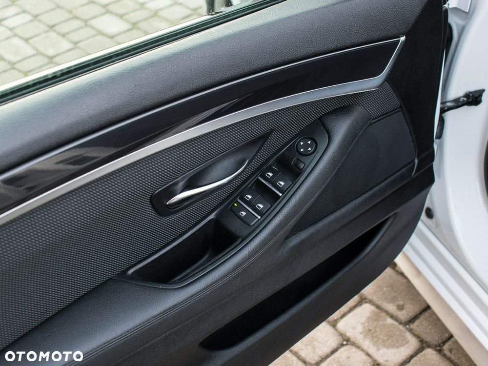 BMW Seria 5 520d Luxury Line - 10