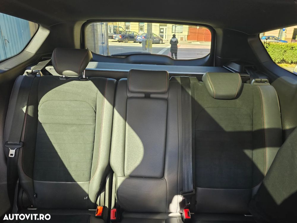 Ford Kuga - 10