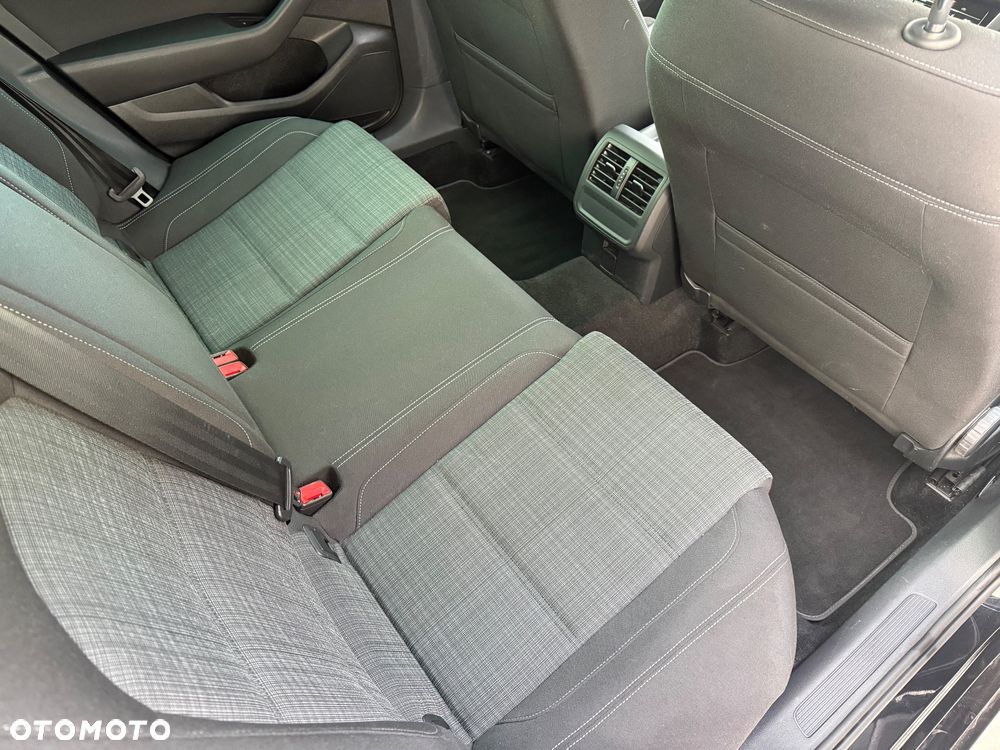 Volkswagen Passat 2.0 TDI EVO Business - 19