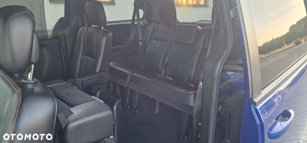 Dodge Grand Caravan - 19