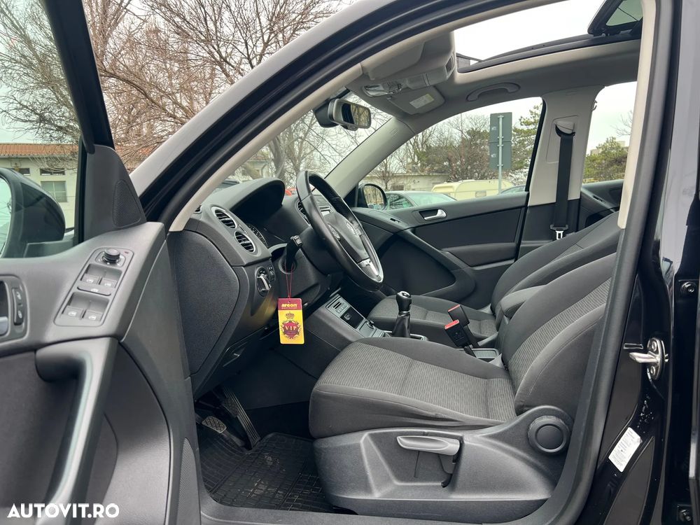 Volkswagen Tiguan 2.0 TDI SCR BlueMotion Technology Sport & Style - 9