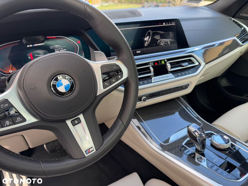 BMW X5 M M50i - 17