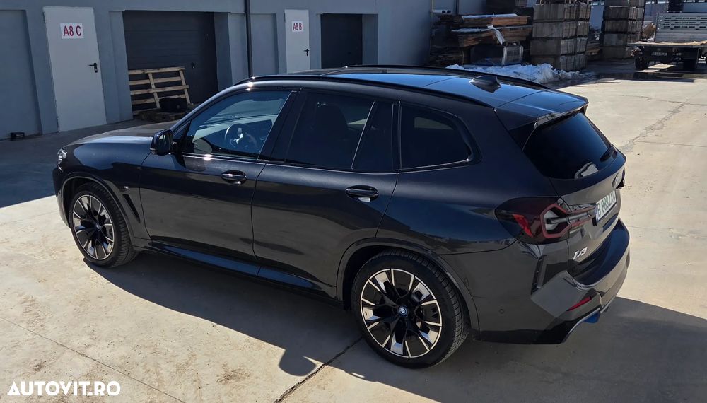 BMW iX3 - 31