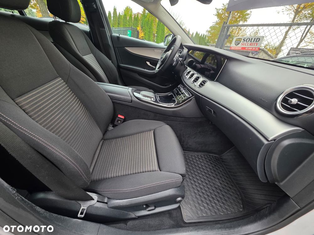 Mercedes-Benz Klasa E 220 d 9G-TRONIC Avantgarde - 24