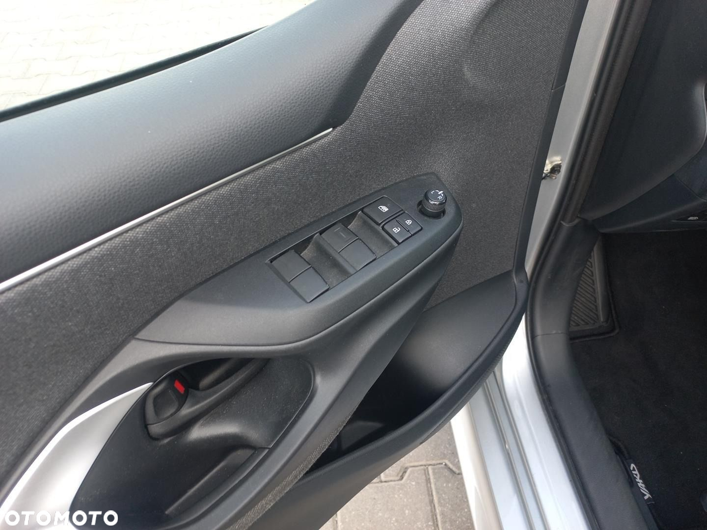 Toyota Yaris Hybrid 1.5 Comfort - 19