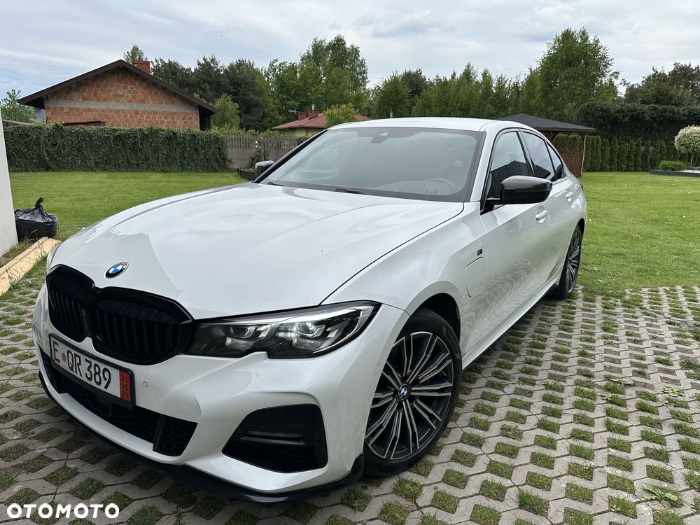 BMW Seria 3 330e M Sport - 3