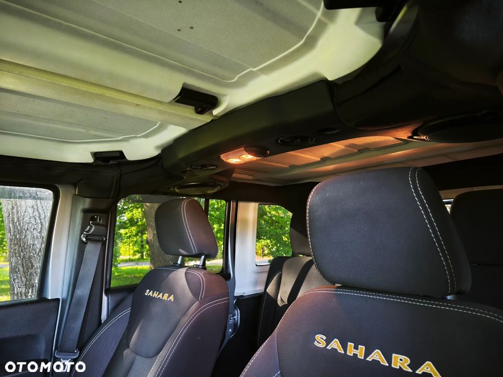 Jeep Wrangler - 9