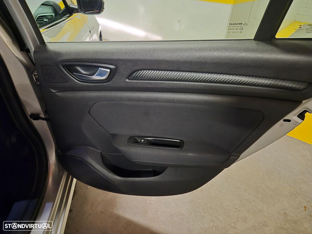 Renault Mégane Sport Tourer ENERGY dCi 110 EXPERIENCE - 37