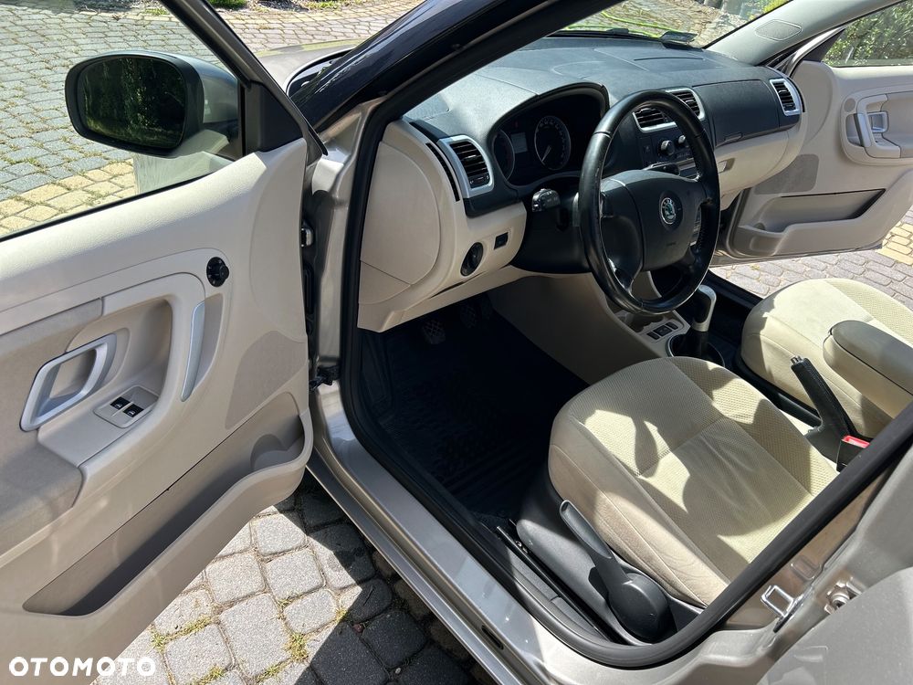 Skoda Fabia 1.2 HTP Elegance - 16