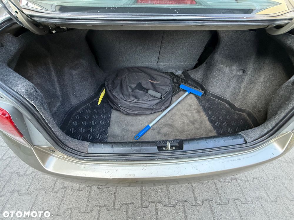 Honda City 1.4 Comfort - 16