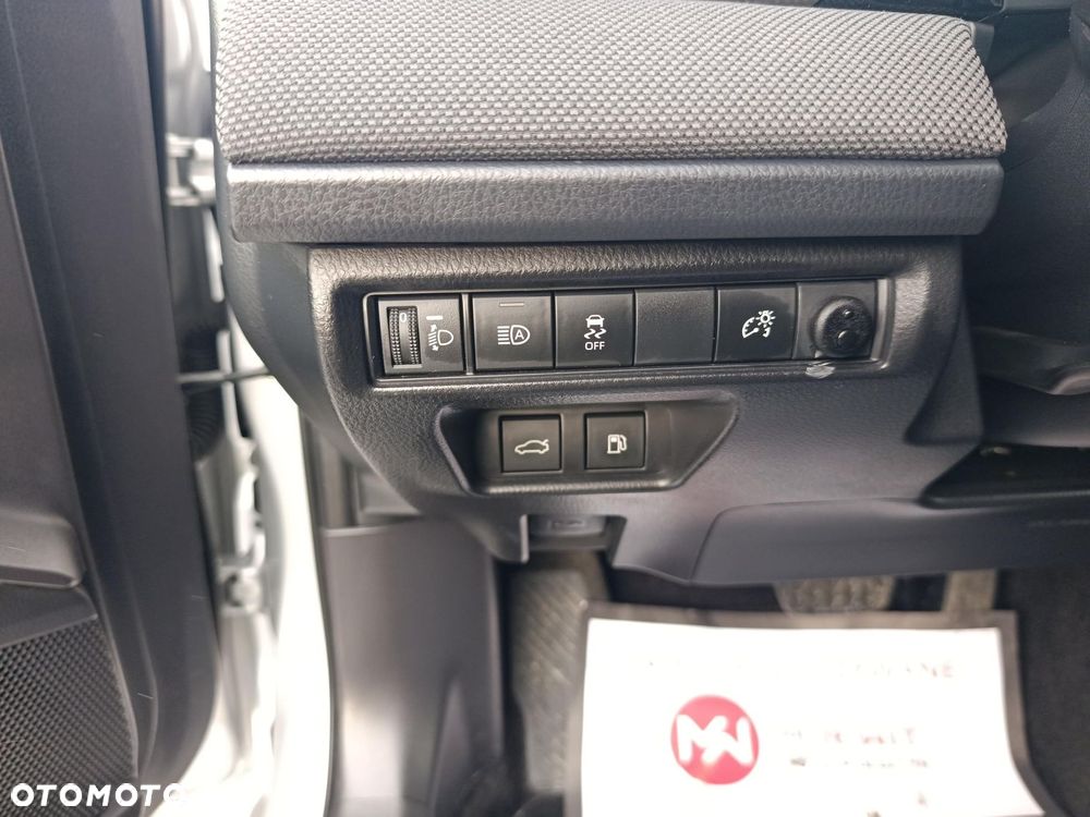 Toyota Camry - 28