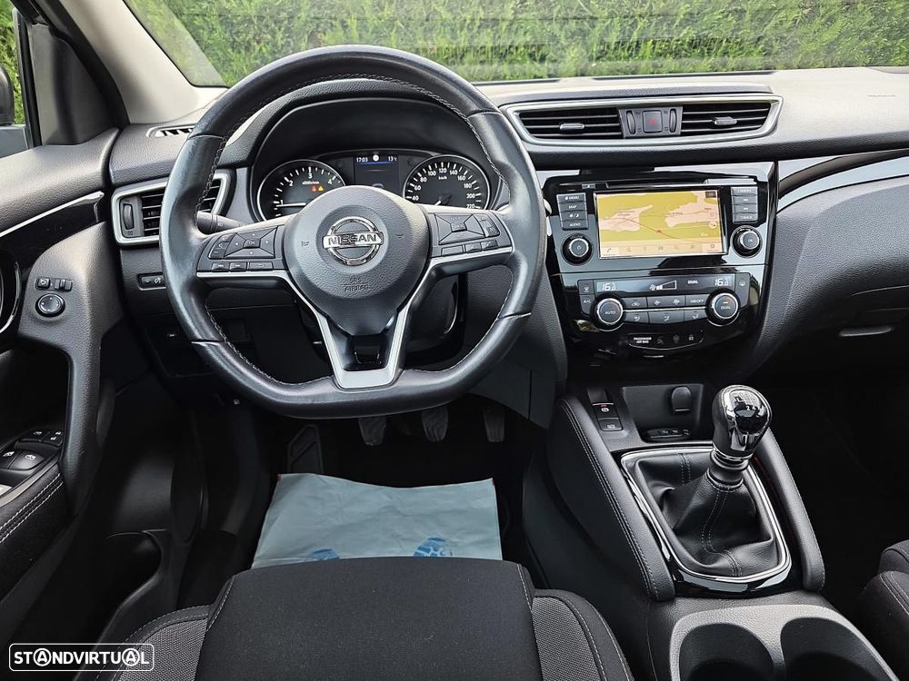 Nissan Qashqai 1.5 dCi N-Connecta J18 - 29