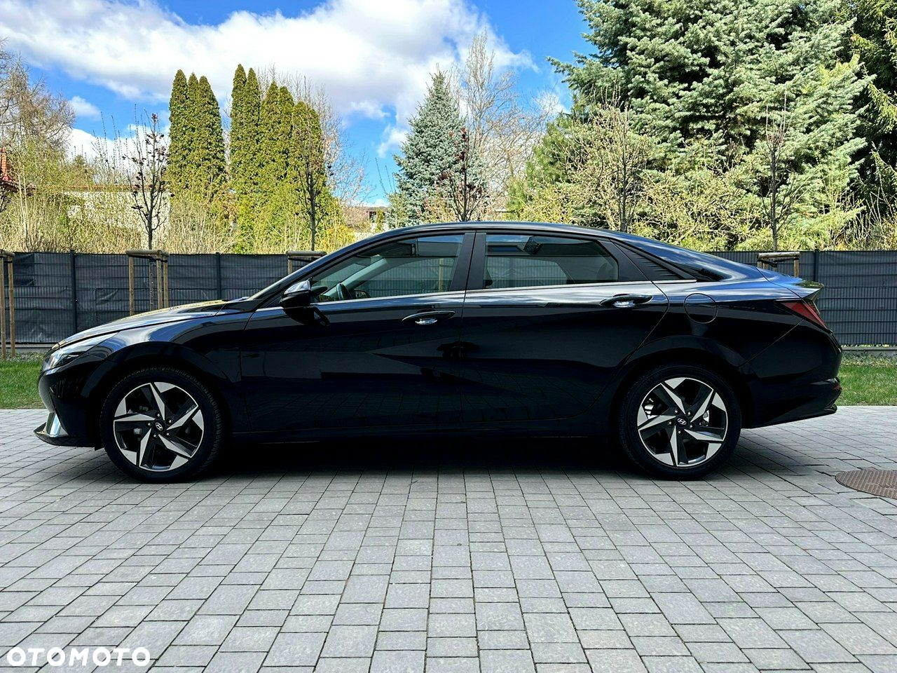 Hyundai Elantra 1.6 Executive CVT - 3