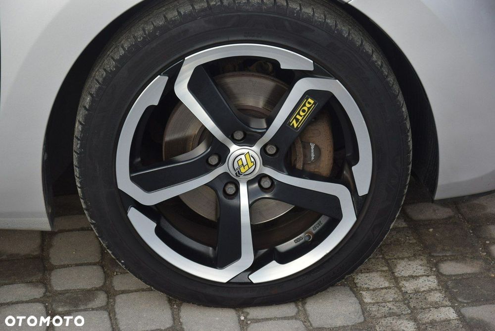 Hyundai i30 1.6 CRDi Fifa World Cup Edition - 8