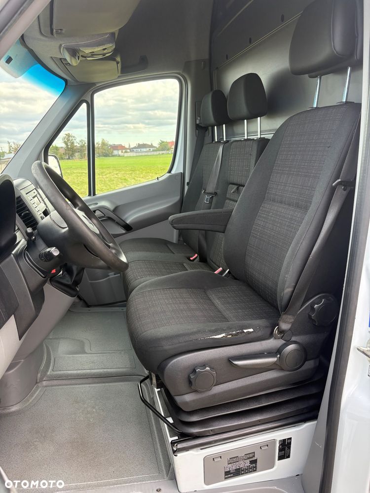 Mercedes-Benz Sprinter - 16