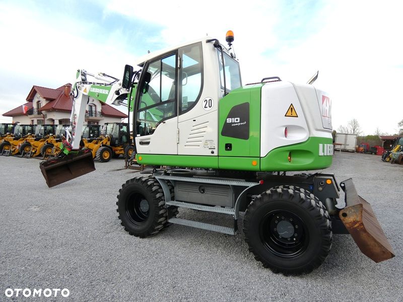 Liebherr A910 Compact / Z Niemiec / Super Stan / BEZ DPF / 2 Łyżki / - 10