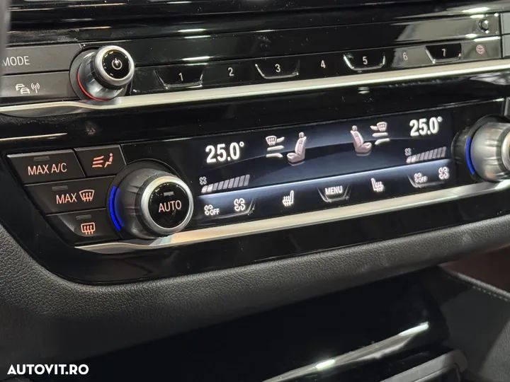 BMW M5 M550i xDrive AT - 25