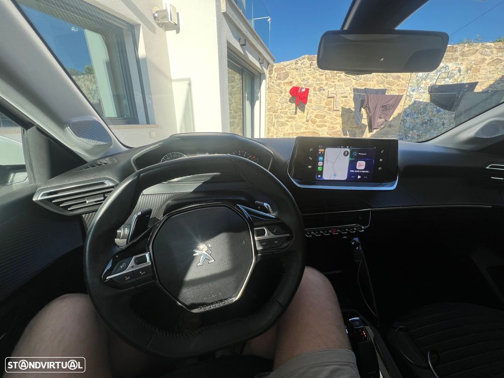 Peugeot 208 PureTech 100 EAT8 Allure - 5