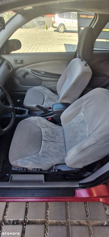 Nissan Almera - 8