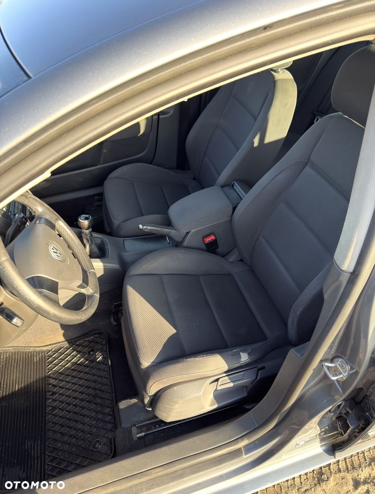 Volkswagen Golf 1.6 FSI Trendline - 13