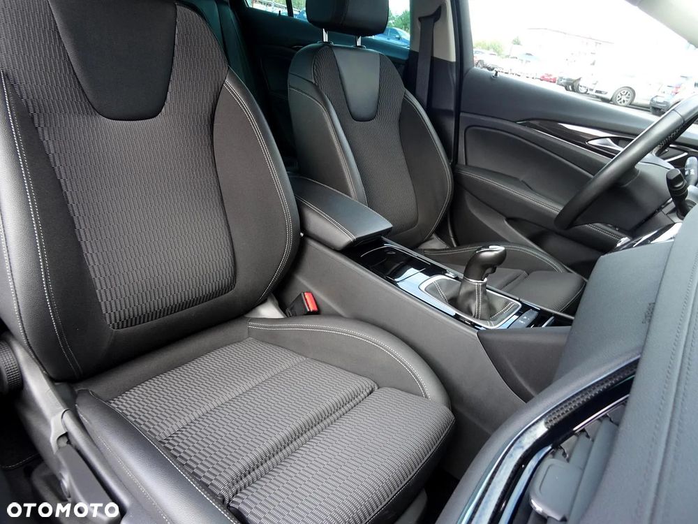 Opel Insignia 2.0 CDTI Business Elegance S&S - 23