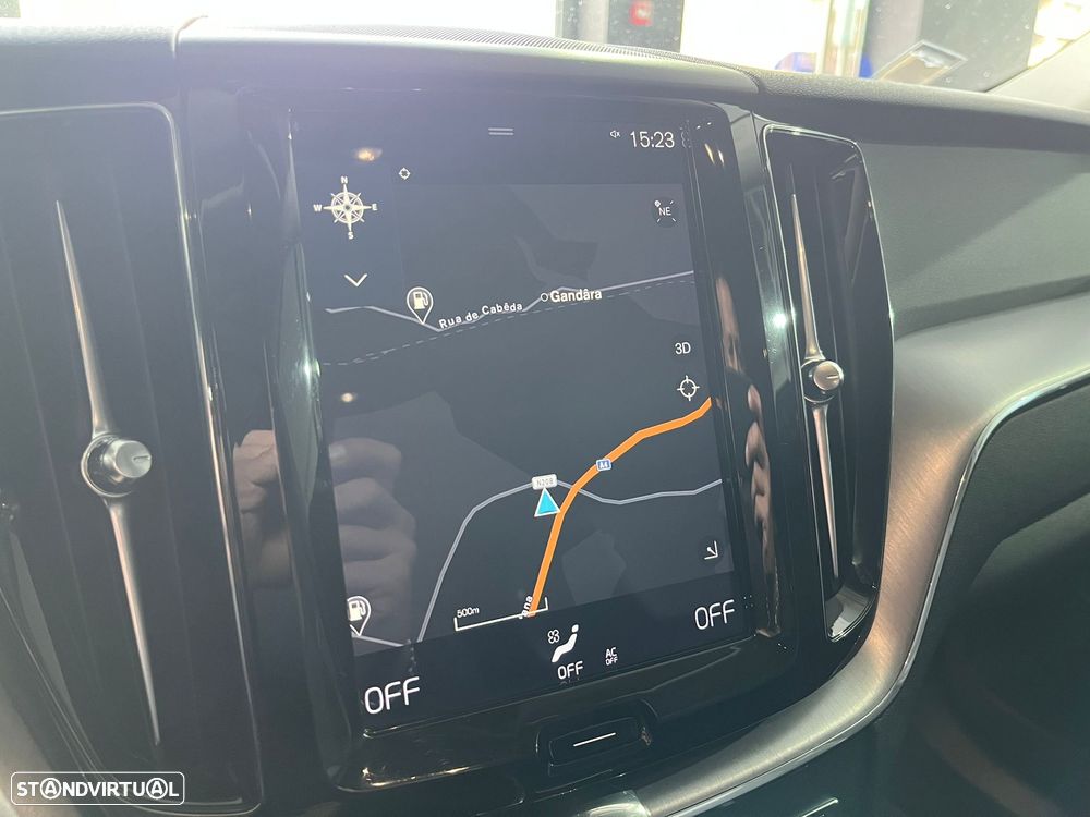 Volvo XC 60 2.0 D4 Momentum Plus - 18