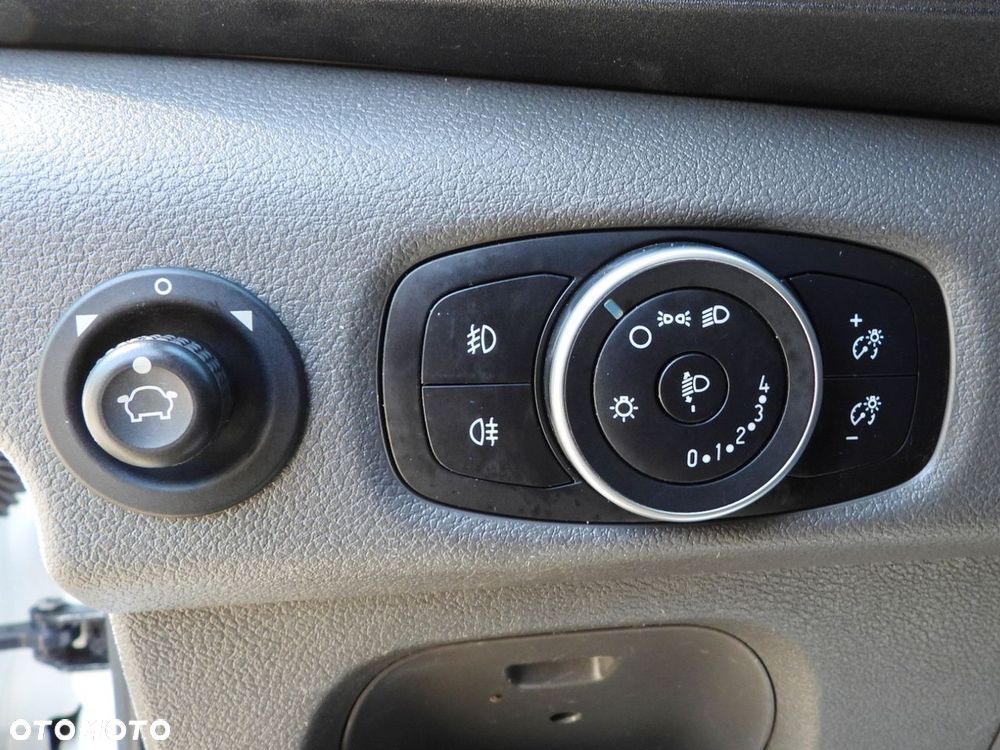 Ford TRANSIT FURGON CHŁODNIA  0*C TEMPOMAT KLIMATYZACJA  170KM - 29