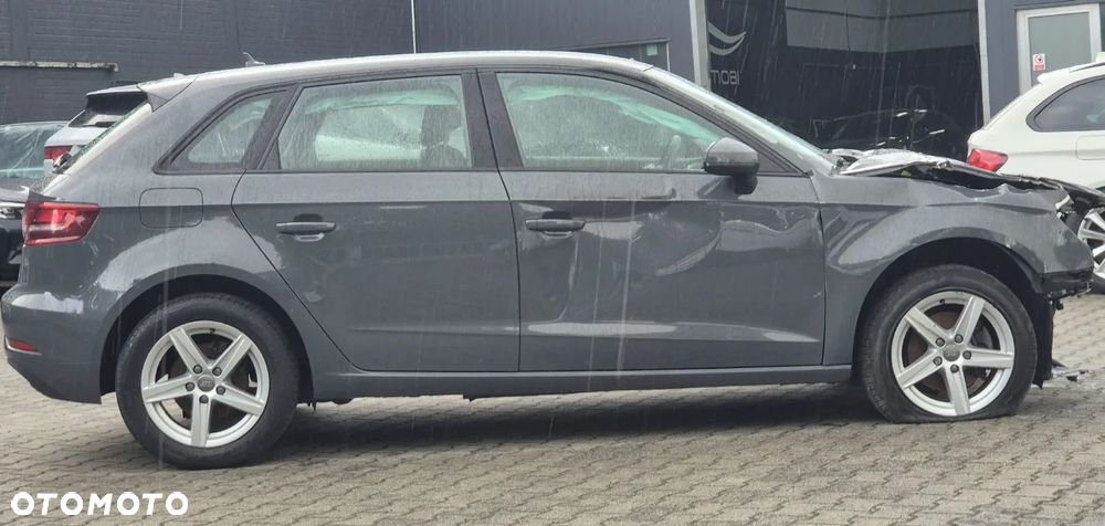 Audi A3 Sportback 1.4 TFSI Ambition - 9