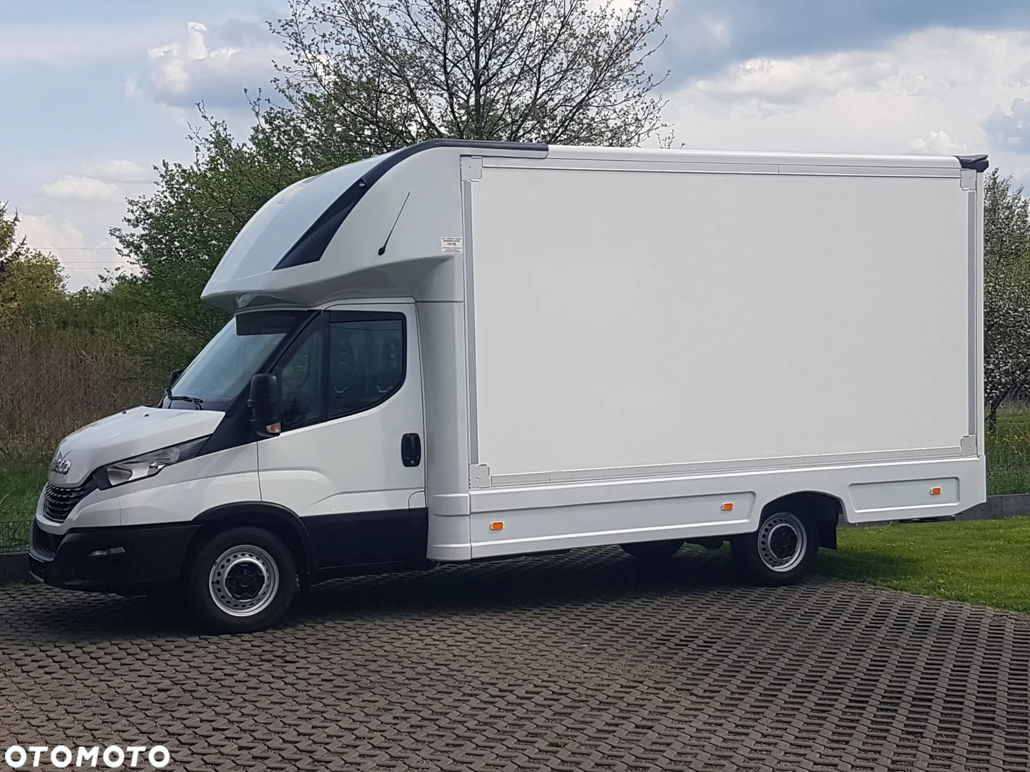 Iveco DAILY KONTENER NISKOPODŁOGOWY 4,43x2,23x2,42 SKLEP FOODTRUCK BAR KLIMA KONIOWÓZ KAMPER - 2