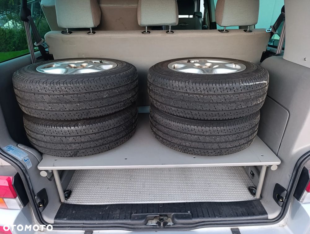 Volkswagen Multivan - 29