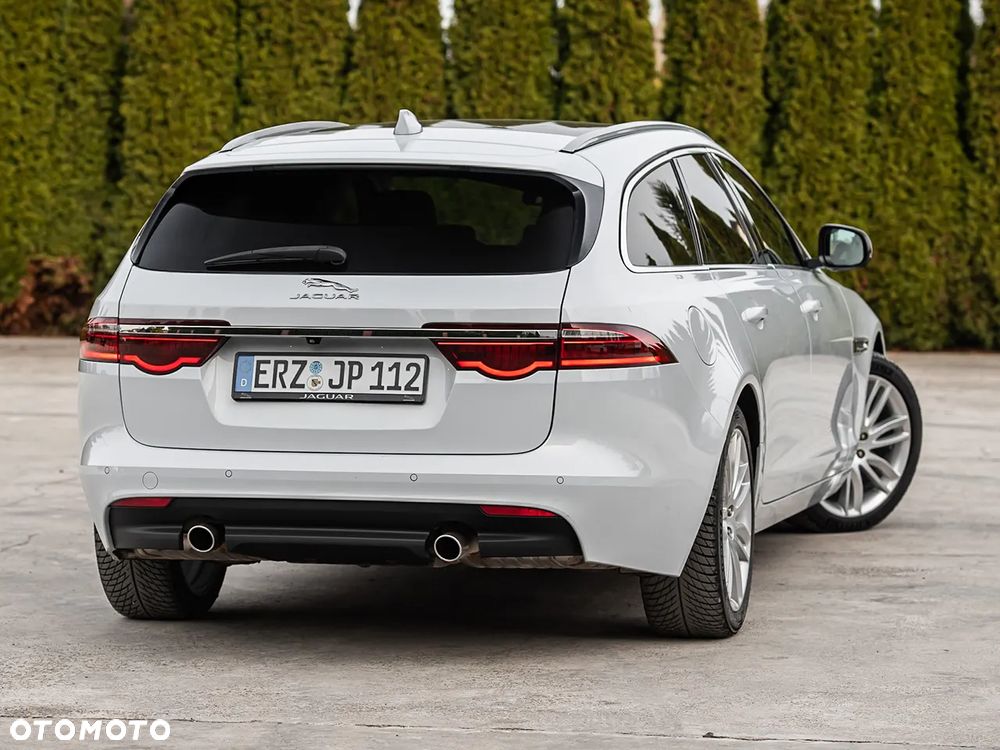 Jaguar XF - 12