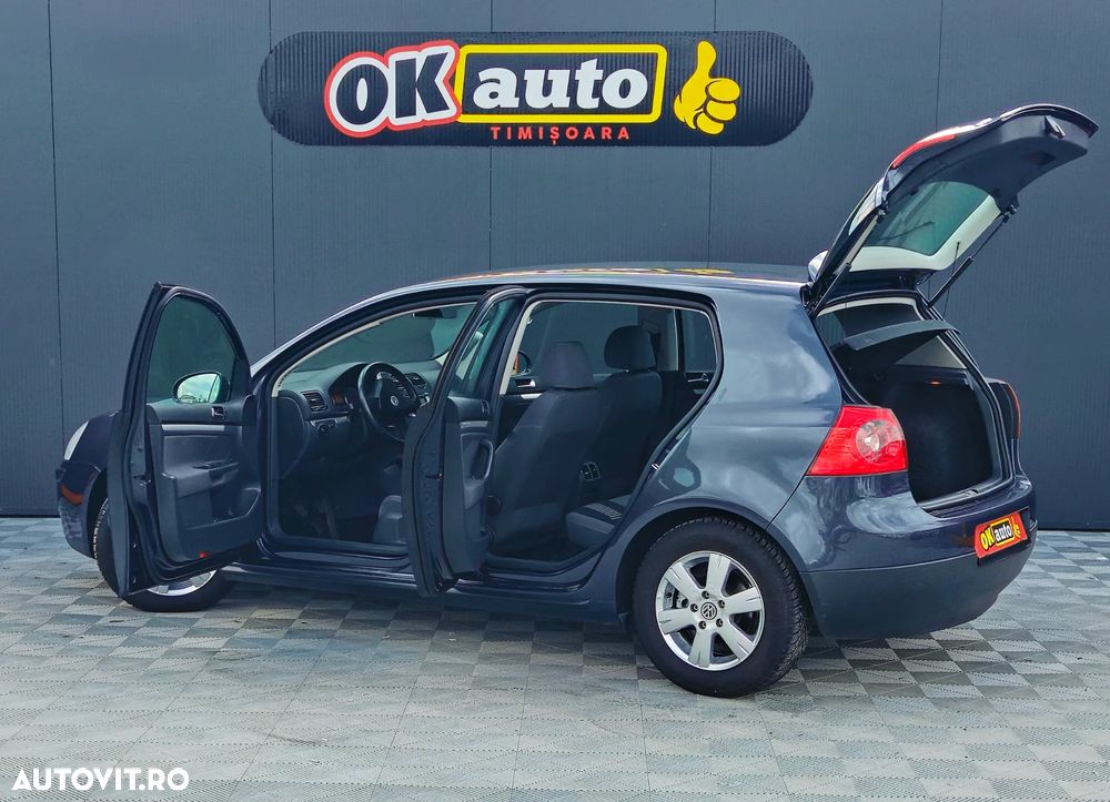 Volkswagen Golf - 22