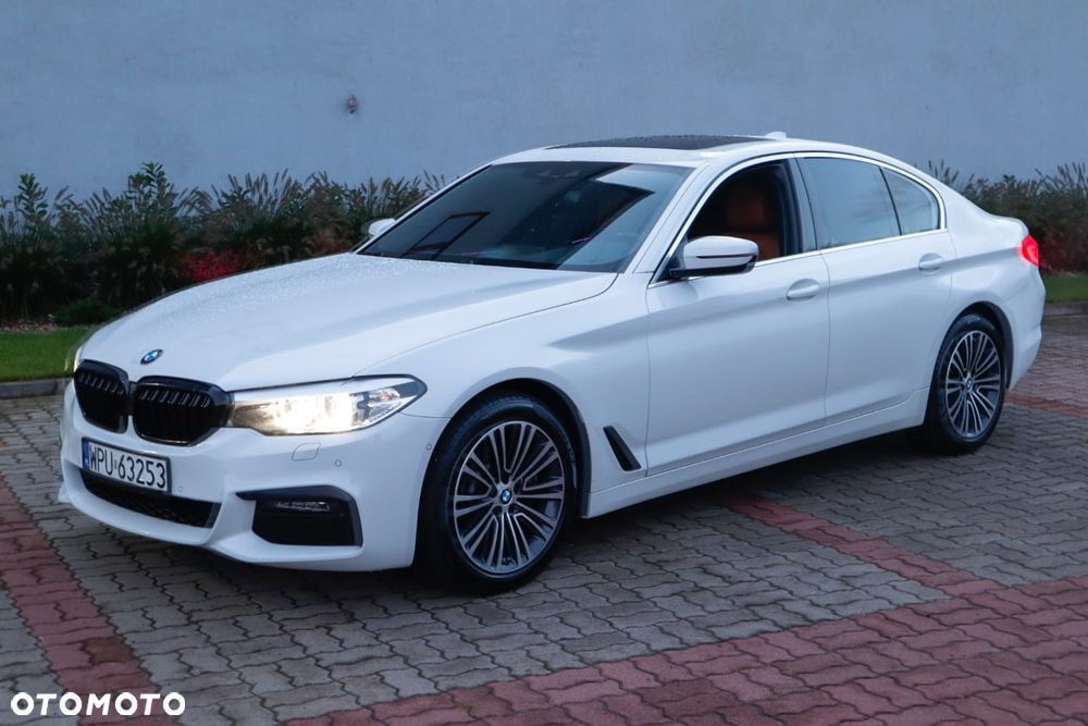 BMW Seria 5 540i GPF xDrive - 1