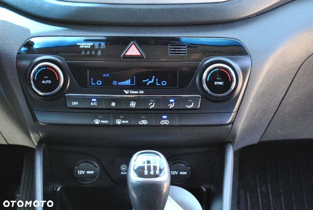 Hyundai Tucson 1.7 CRDI BlueDrive Style 2WD - 25