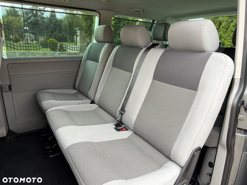 Volkswagen Caravelle - 18